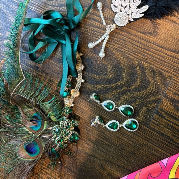 Box of Costumes - Picture 4 of 14